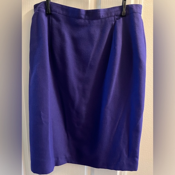 Size 18 six button blazer and skirt - Picture 4 of 7